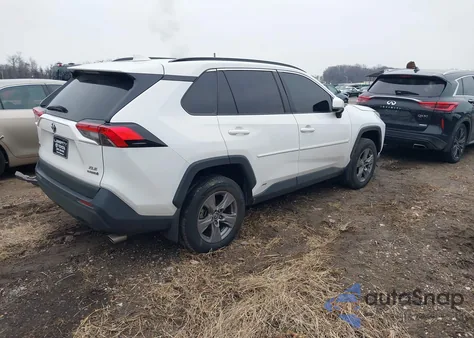 2022 Toyota Rav4 Hybrid Xle z USA, uszkodzony, nr VIN 4T3RWRFV0NU077659